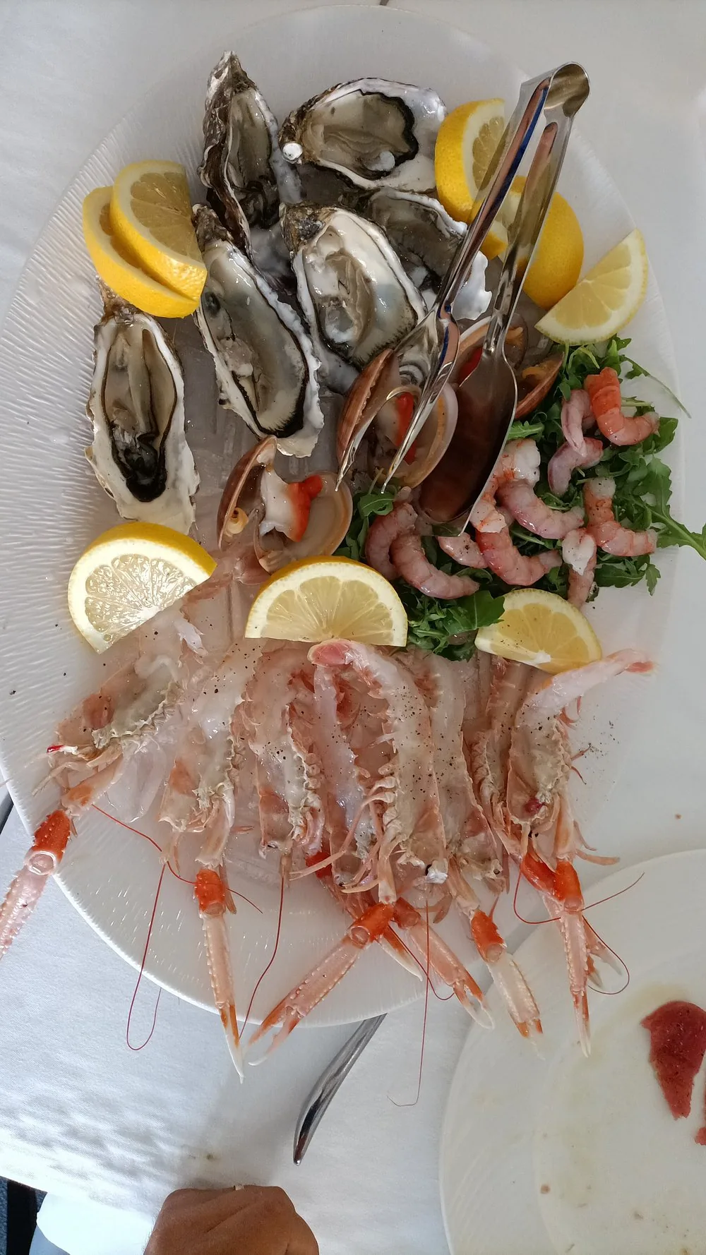 Selezione di crudi con crostacei · Kairos, Crotone
