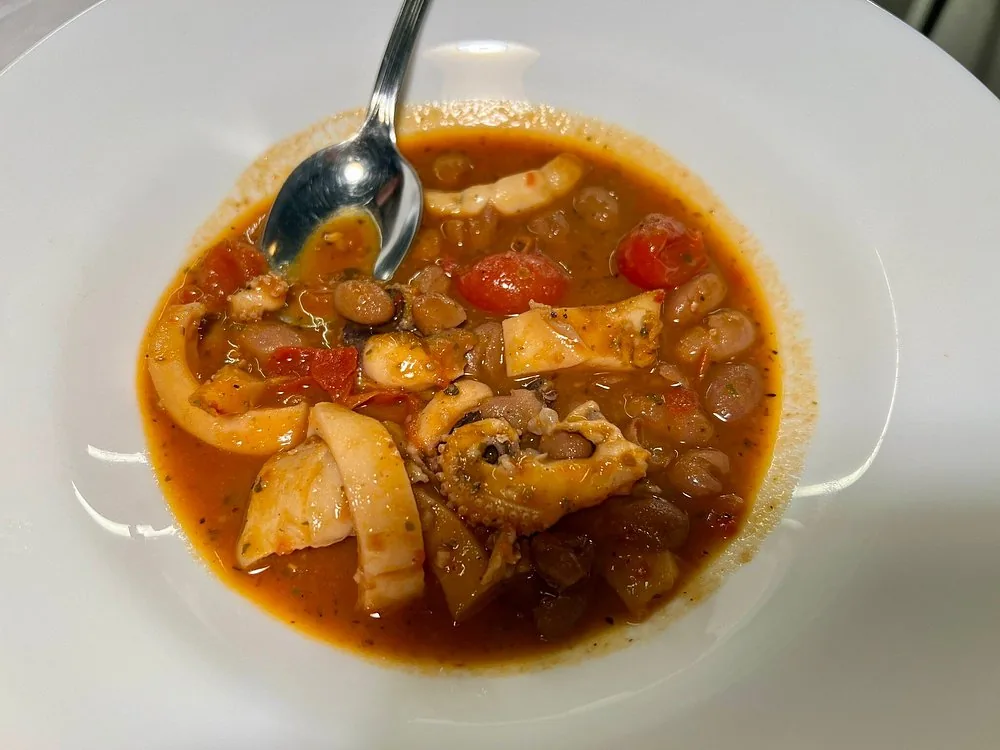 Zuppa di mare con crostini · Kairos, Crotone