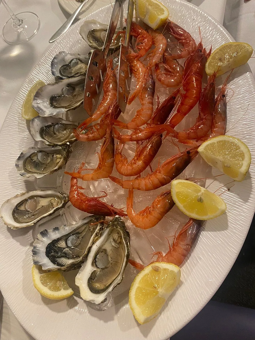 Crudi di mare con ostriche e crostacei · Kairos, Crotone